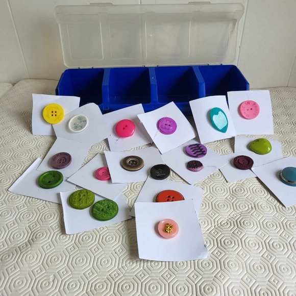 Vintage Buttons from the 60's- A seamstress' dream!! - Picture 1 of 7